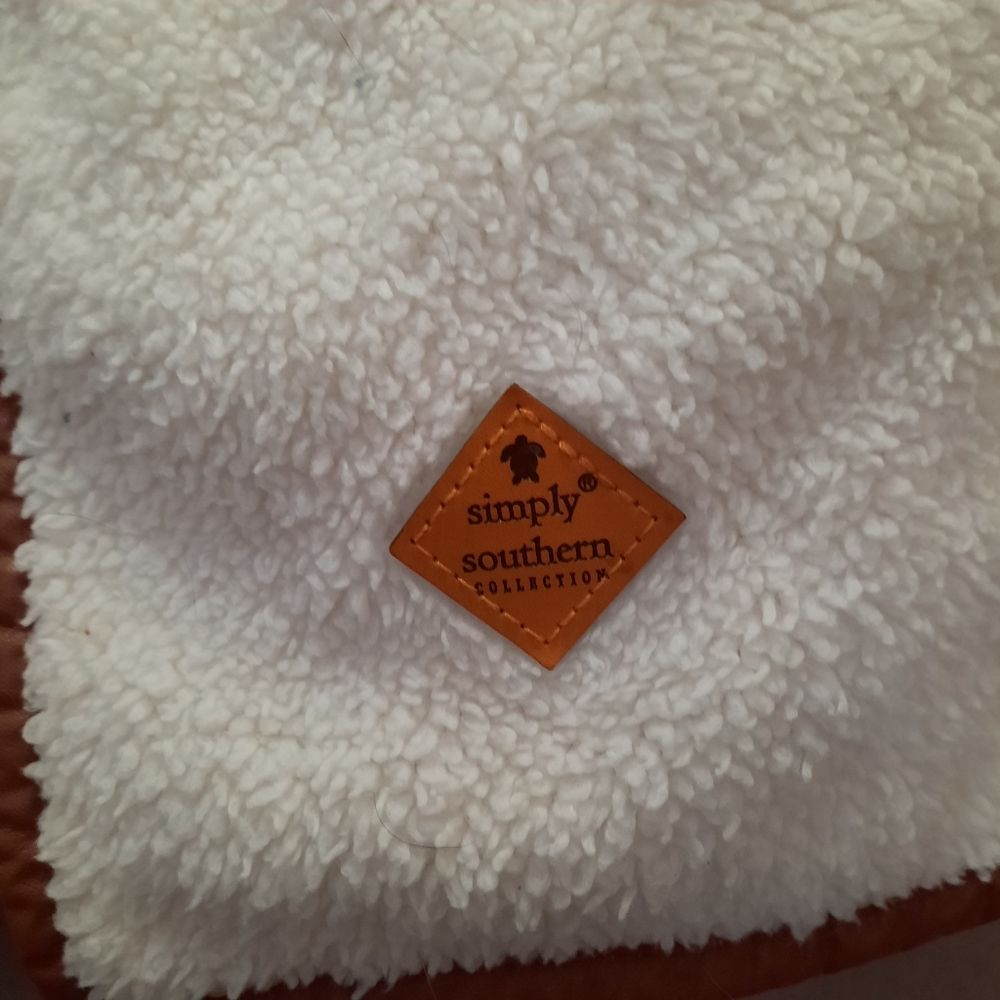 Simply Southern Cream Sherpa Vest with Brown Trim - Picture 4 of 7